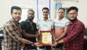 এসআই শাহ আলমের বদলি উপলক্ষে সম্মাননা প্রদান