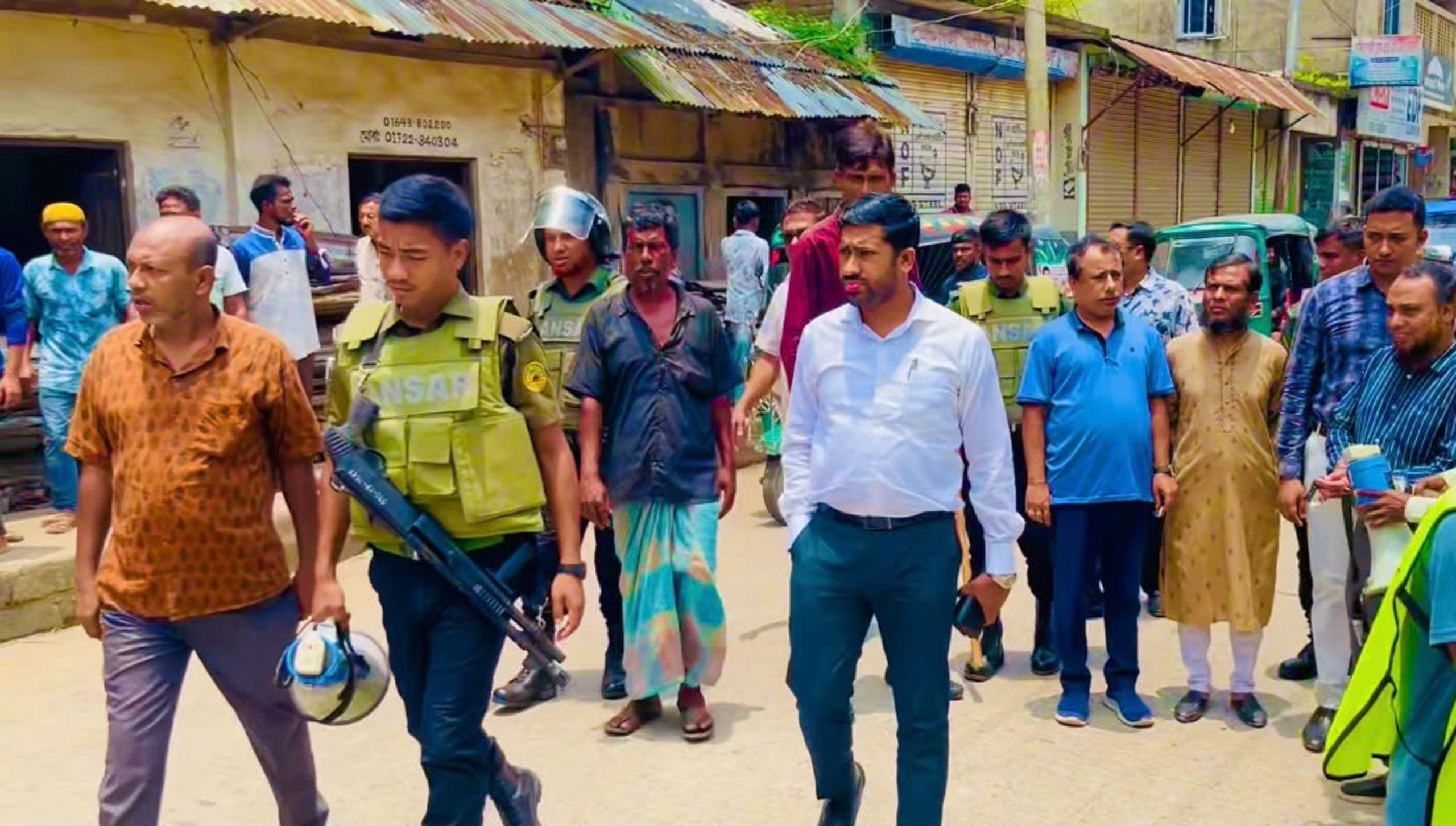 অবৈধ ফুটপাত উচ্ছেদ অভিযানে ১৮ হাজার ৭০০ টাকা জরিমানা