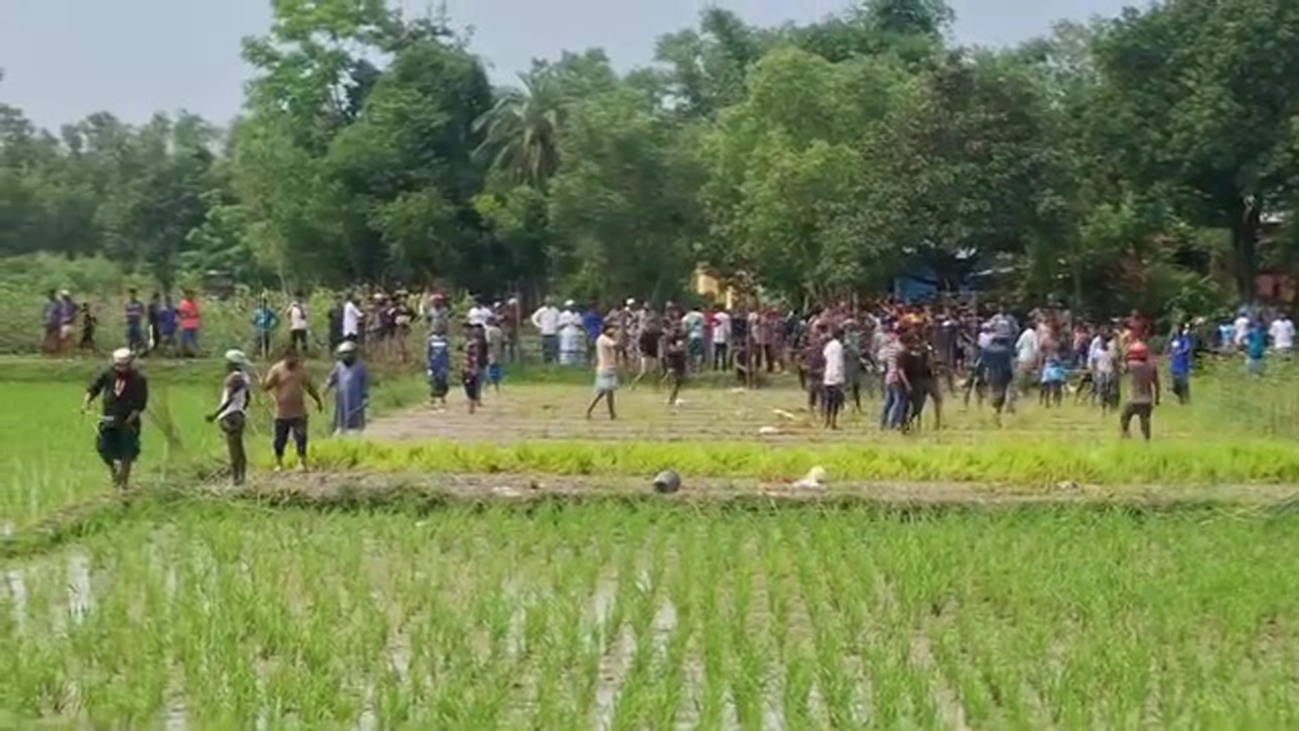 দুই গ্রামের বিরোধকে কেন্দ্র করে সংঘর্ষে নিহত ১ ও আহত ৫০