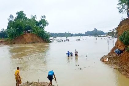 বন্যার পানি কমতে শুরু করলেও মানুষের দুর্ভোগ কমেনি