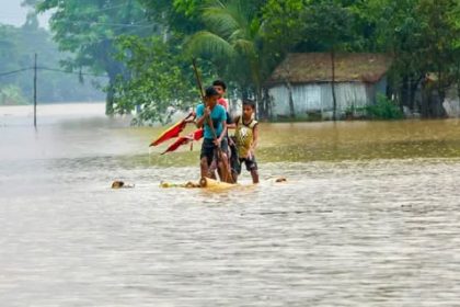 বন্যা ও পাহাড় ধসে মৃত্যু ৪৪