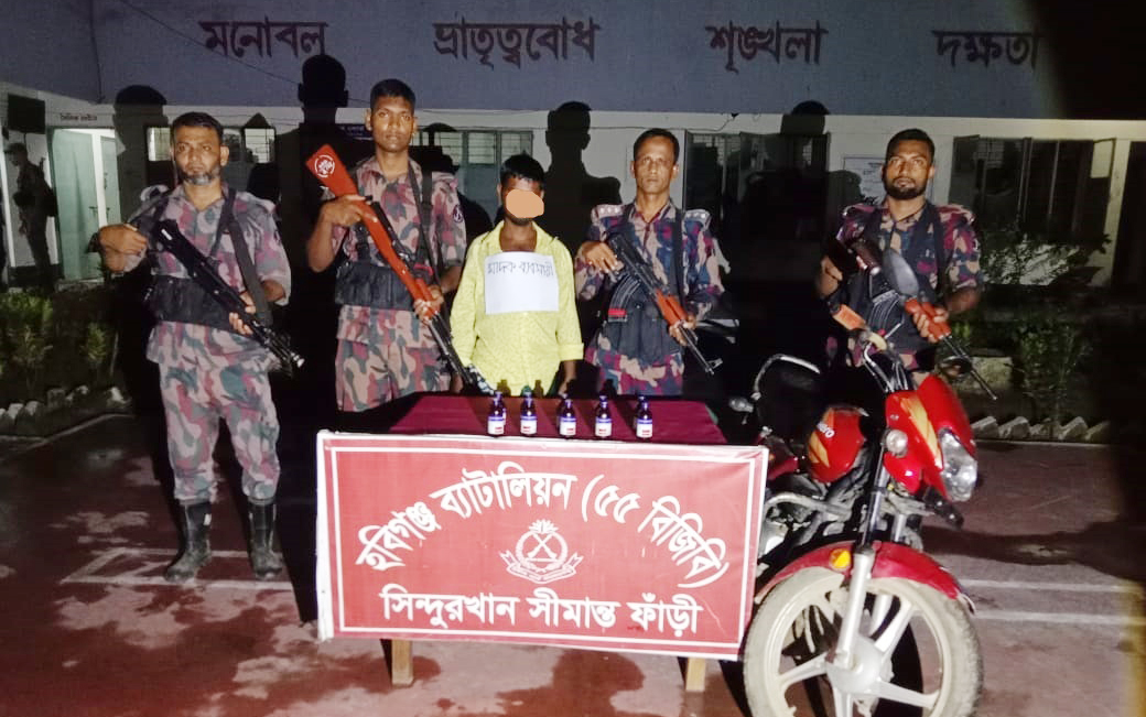 হবিগঞ্জে আসামিসহ ভারতীয় ইস্কফ সিরাপ ও মোটরসাইকেল জব্দ