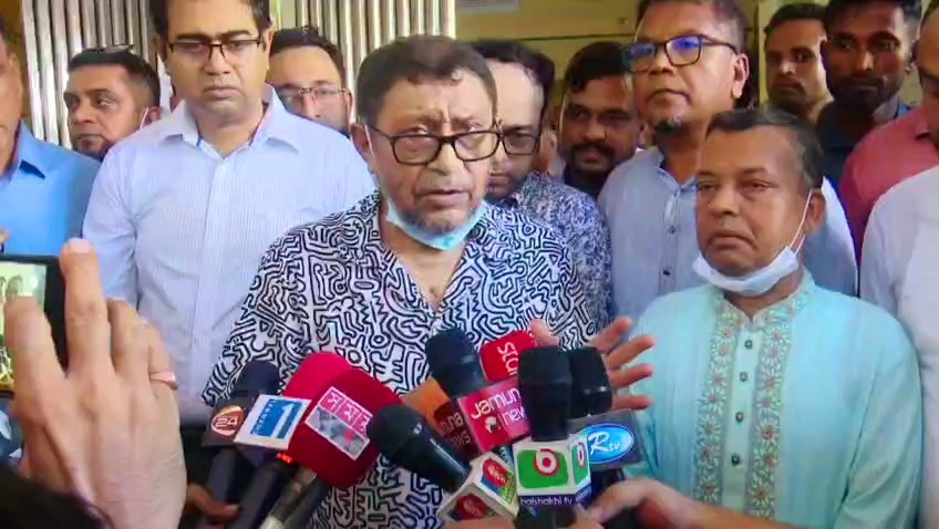 হবিগঞ্জ জেলা সদর হাসপাতালে স্বাস্থ্যমন্ত্রীর আকস্মিক পরিদর্শন
