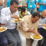 জেলেদের সঙ্গে ট্রলারে খাবার খেয়েছেন প্রতিমন্ত্রী