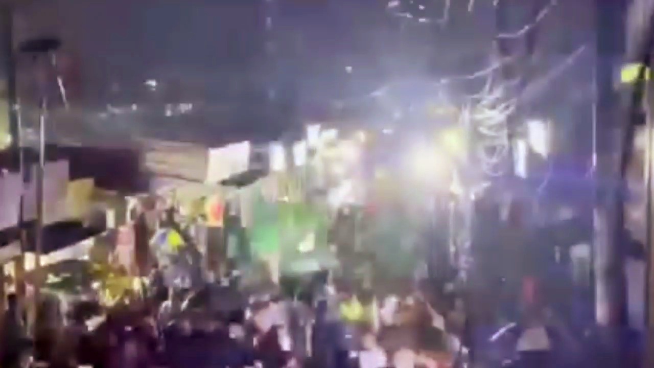 ইনডোরে খেলার সময়সূচি নিয়ে তিন ঘন্টা ব্যাপী সংঘর্ষ