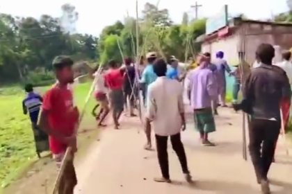 গোসলের ছবি তোলাকে কেন্দ্র করে সংঘর্ষে আহত ৫০