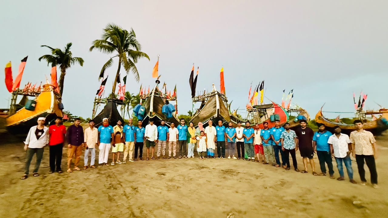 কক্সবাজারে কদমতলী বিজনেস ওনার্স ক্লাবের আনন্দ ভ্রমণ