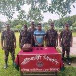 ভারতে পালানোর চেষ্টায় নির্বাচন অফিসের কর্মচারী আটক