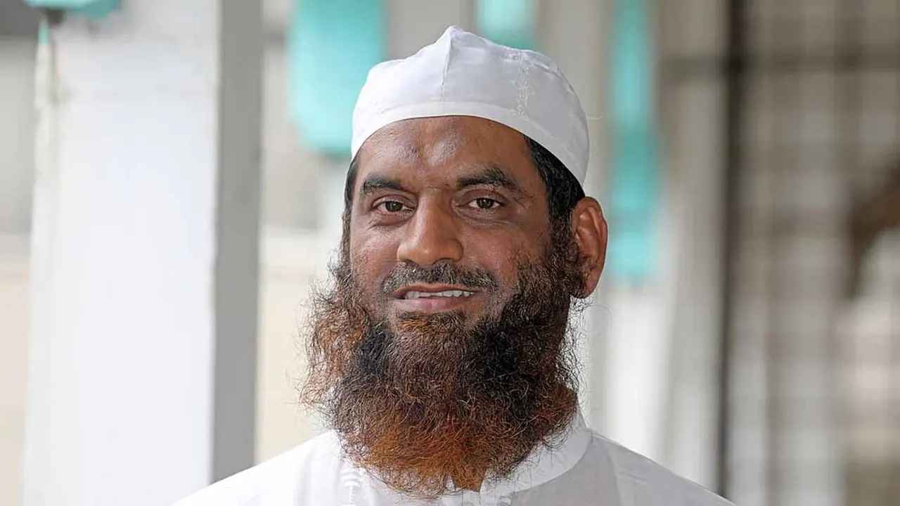 চার দিনের সফরে মালয়েশিয়া যাচ্ছেন মাওলানা মামুনুল হক