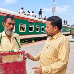 ফেরি দোকানি নূরুল হকের জীবনসংগ্রামের গল্প